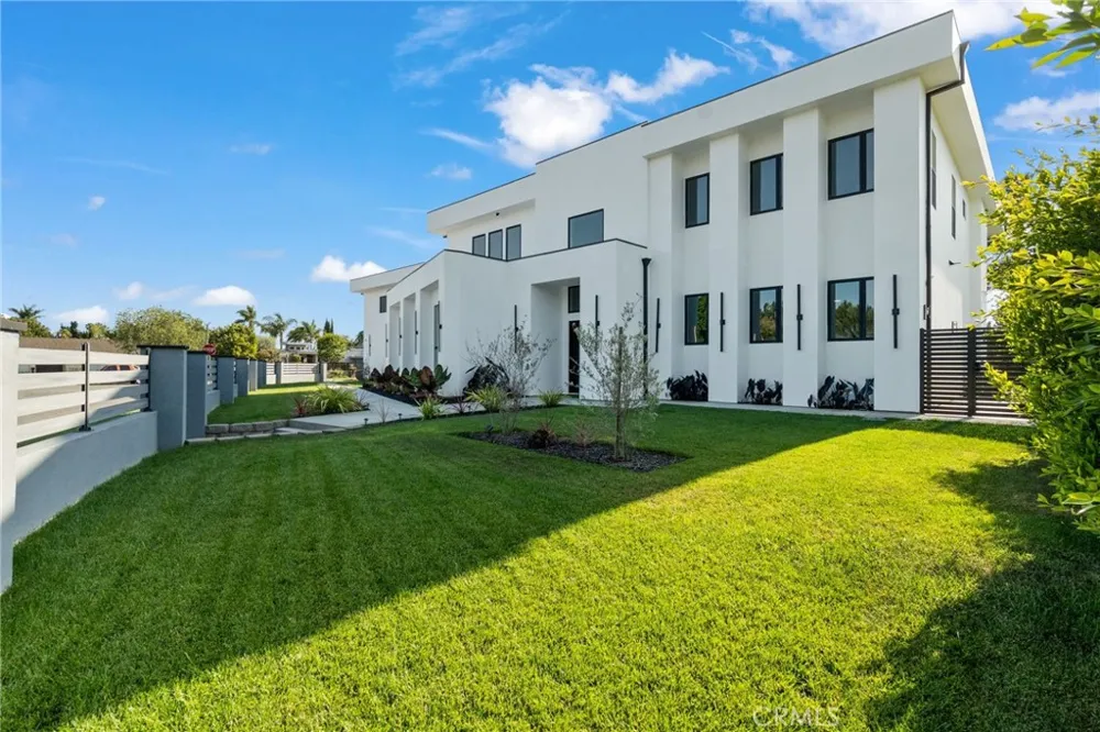 4415 Parkview Drive Lakewood, CA 90712