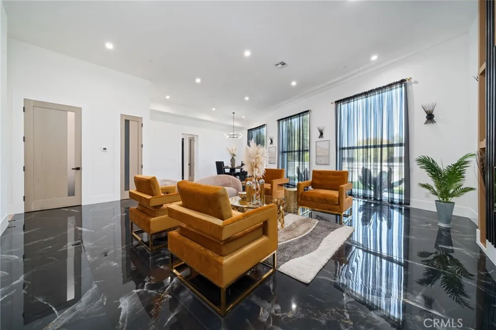 4415 Parkview Drive Lakewood, CA 90712
