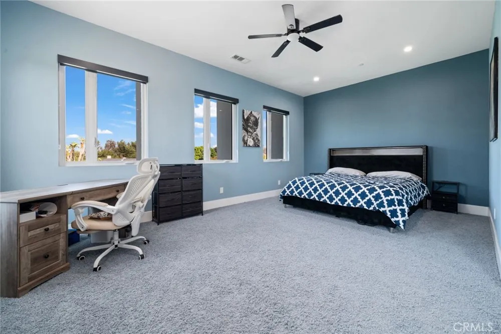4415 Parkview Drive Lakewood, CA 90712