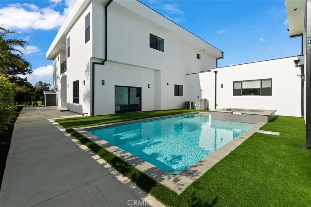 4415 Parkview Drive Lakewood, CA 90712