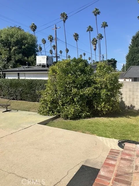 4165 2nd Los Angeles, CA 90008
