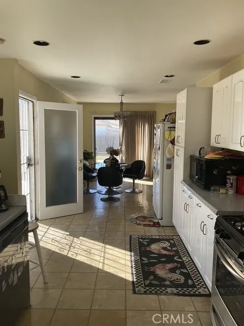 4165 2nd Los Angeles, CA 90008