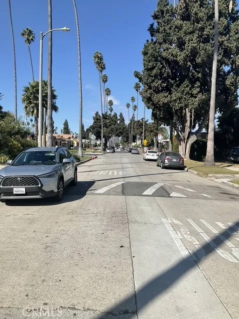 4165 2nd Los Angeles, CA 90008