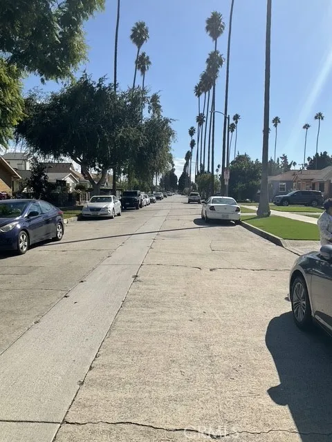 4165 2nd Los Angeles, CA 90008