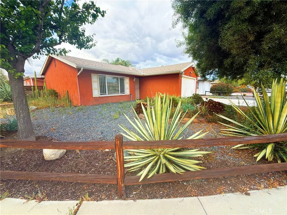 2410 El Toro Hemet, CA 92545