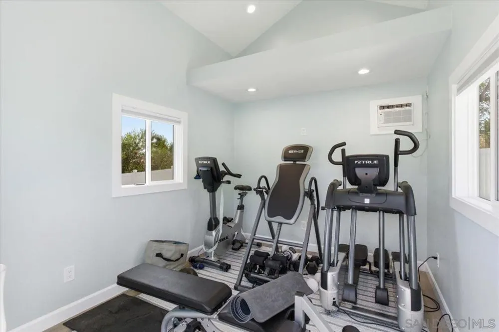 14272 Jerome Drive Poway, CA 92064