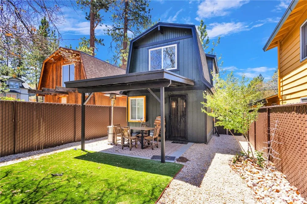 279 Los Angeles Sugarloaf, CA 92386