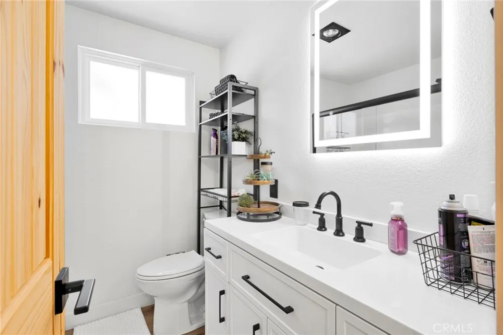 279 Los Angeles Sugarloaf, CA 92386