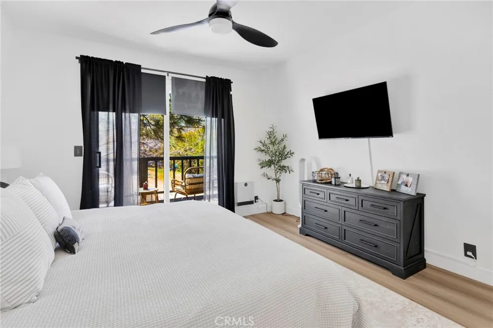 279 Los Angeles Sugarloaf, CA 92386