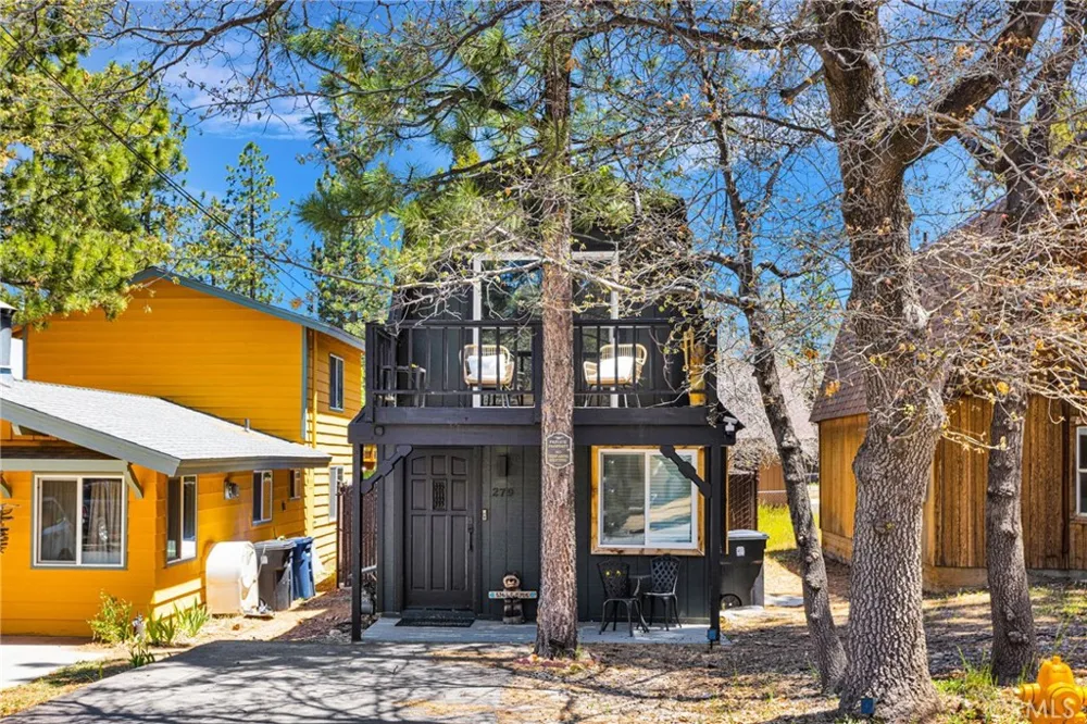 279 Los Angeles Sugarloaf, CA 92386