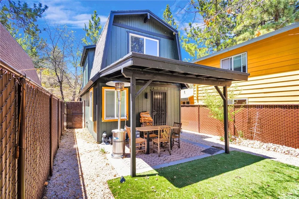 279 Los Angeles Sugarloaf, CA 92386