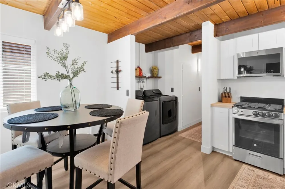 279 Los Angeles Sugarloaf, CA 92386