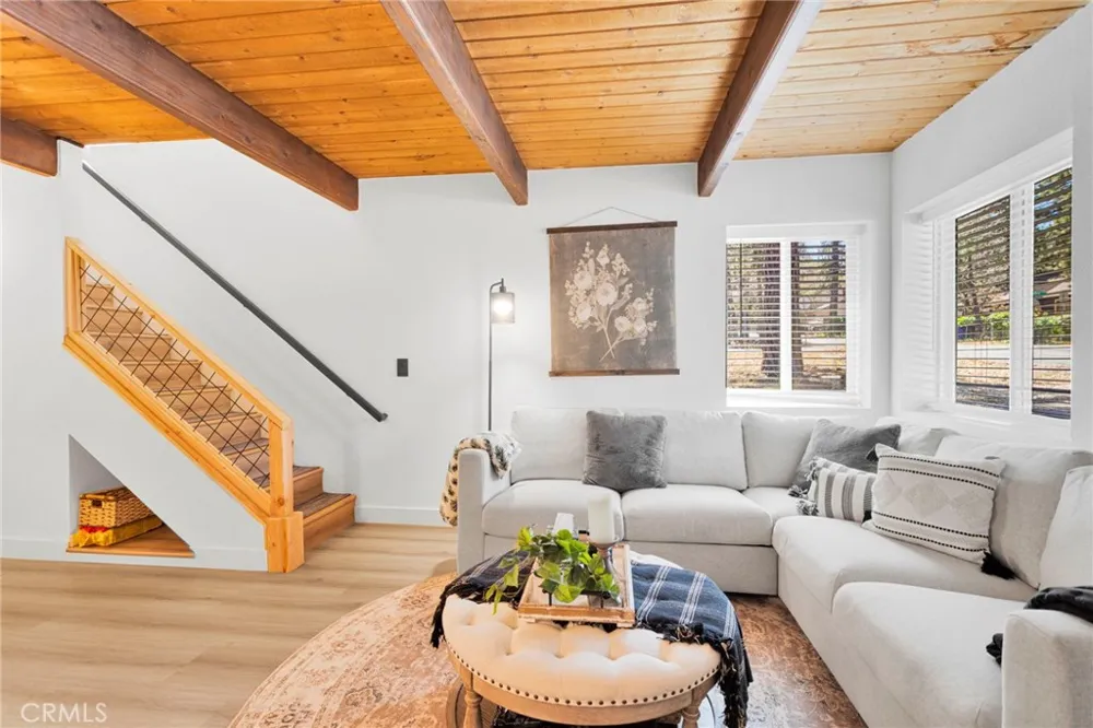 279 Los Angeles Sugarloaf, CA 92386