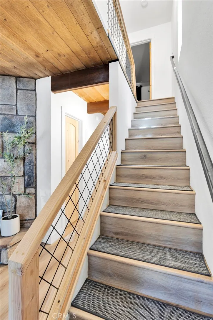 279 Los Angeles Sugarloaf, CA 92386