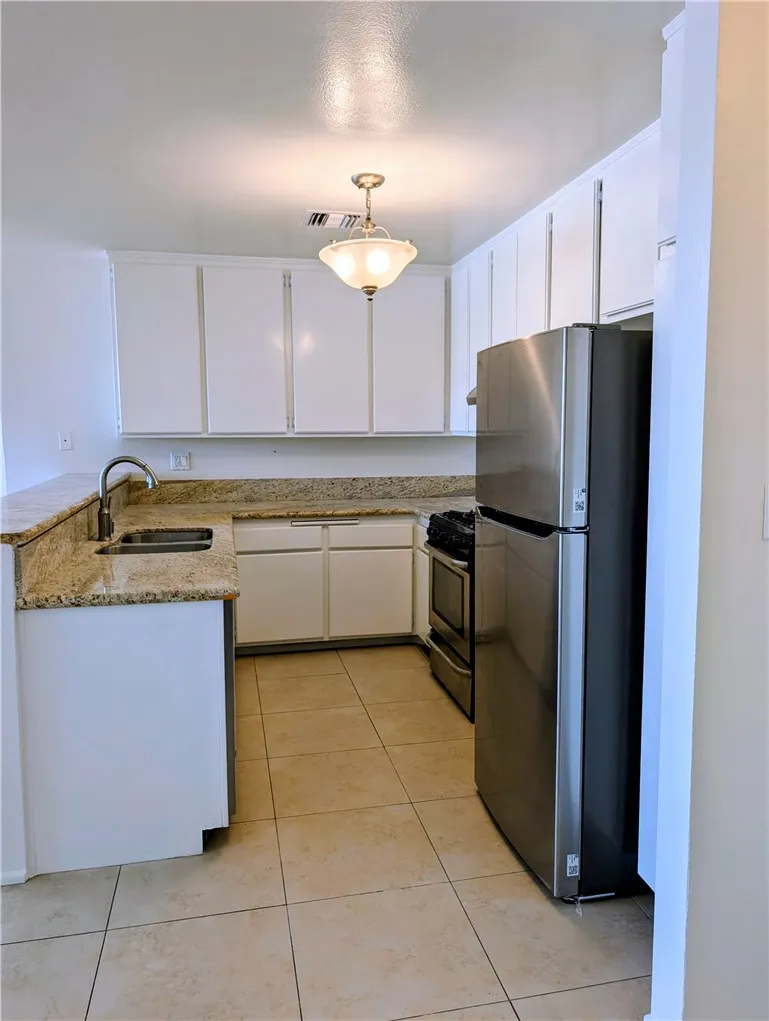 17330 CHATSWORTH STREET #9 Granada Hills, CA 91344