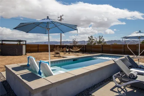 4571 Avenida La Flora Desierta