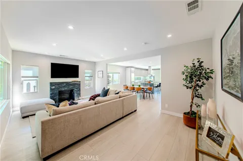507 Formosa