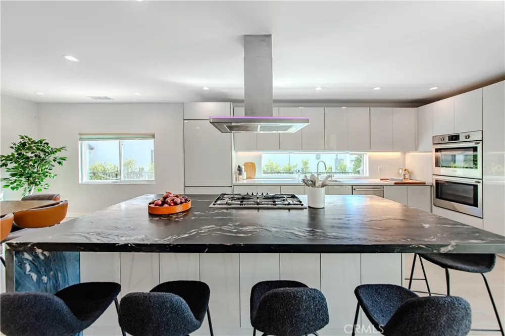 507 Formosa Los Angeles, CA 90036