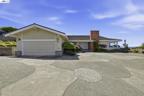 1961 Marineview Dr