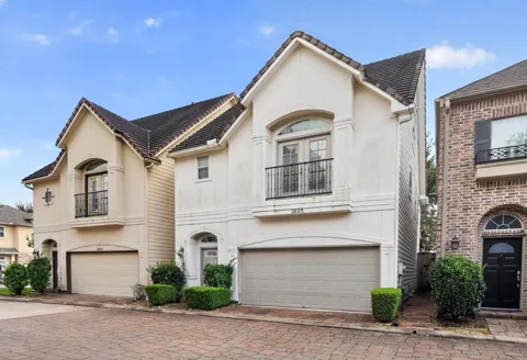 2605 Cheshire Oaks Drive