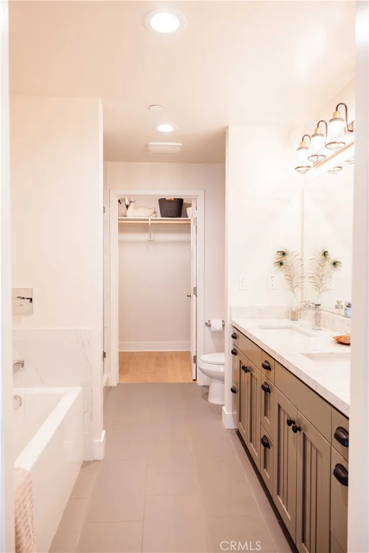 627 Deep Valley Drive #216 Rolling Hills Estates, CA 90274