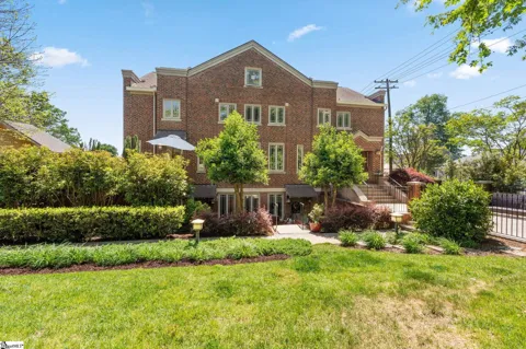 325 Hampton Avenue #Unit 106