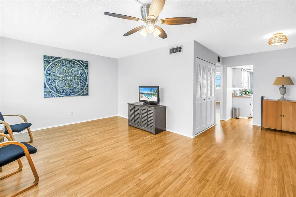 4720 LOCUST STREET NE #318 St Petersburg, FL 33703