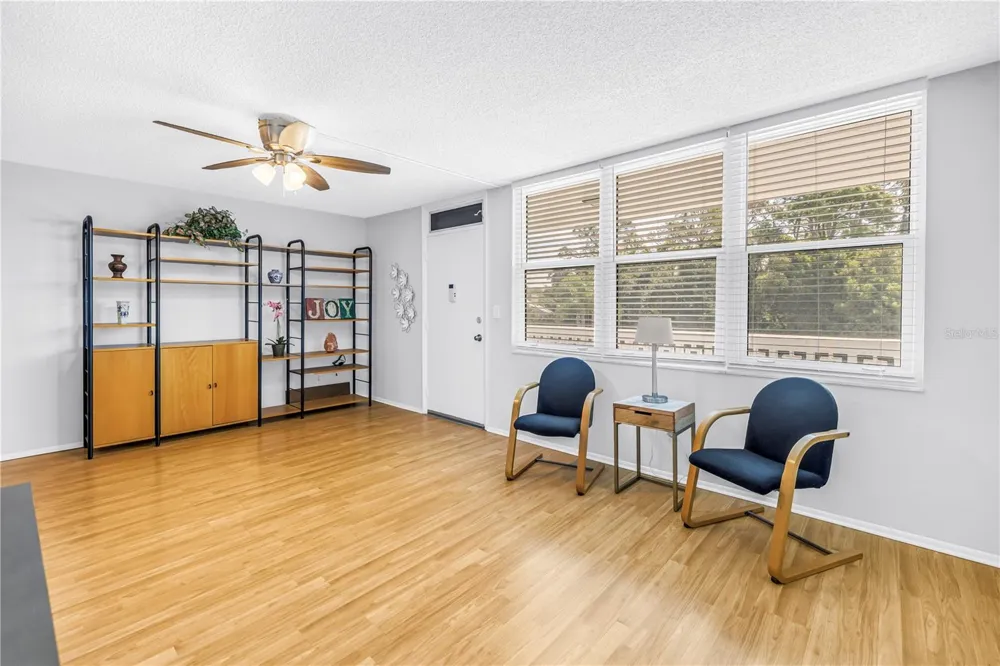 4720 LOCUST STREET NE #318 St Petersburg, FL 33703