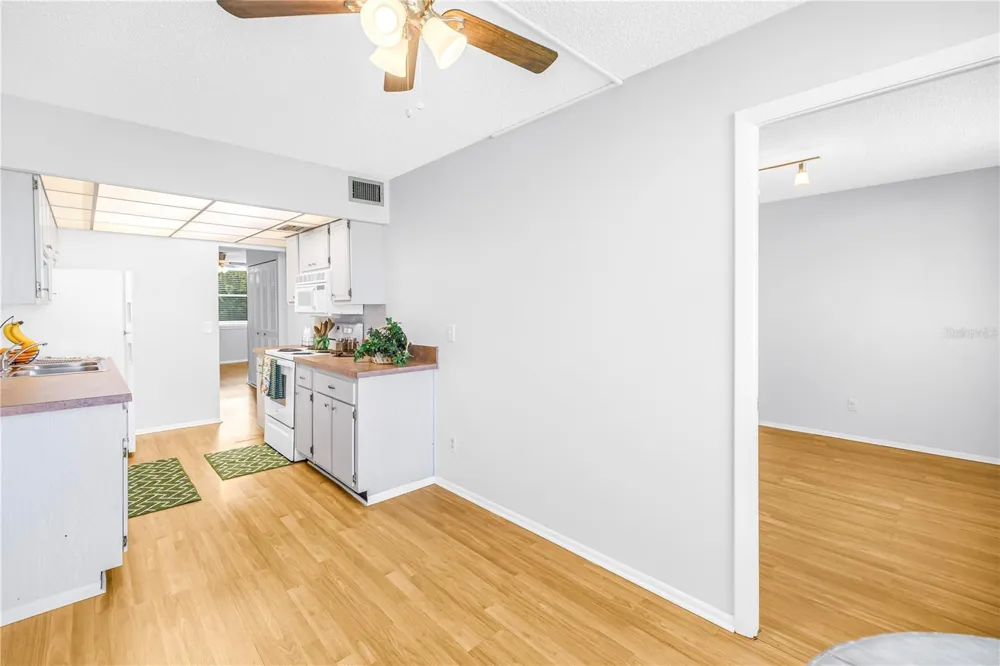 4720 LOCUST STREET NE #318 St Petersburg, FL 33703