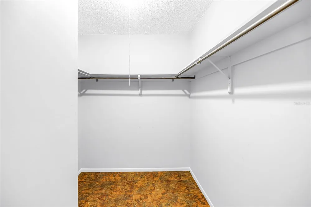 4720 LOCUST STREET NE #318 St Petersburg, FL 33703