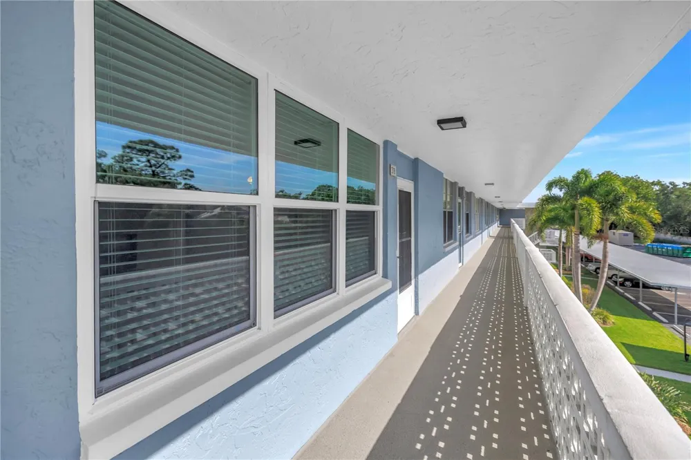 4720 LOCUST STREET NE #318 St Petersburg, FL 33703