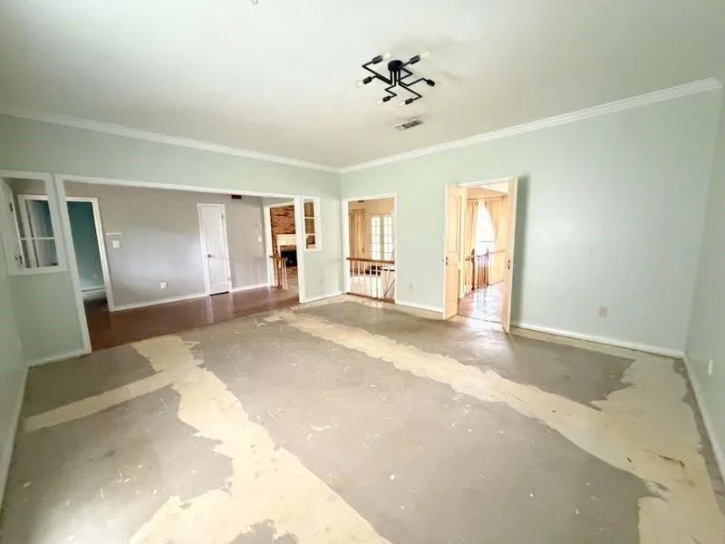 1123 Creekwood Street Crockett, TX 75835