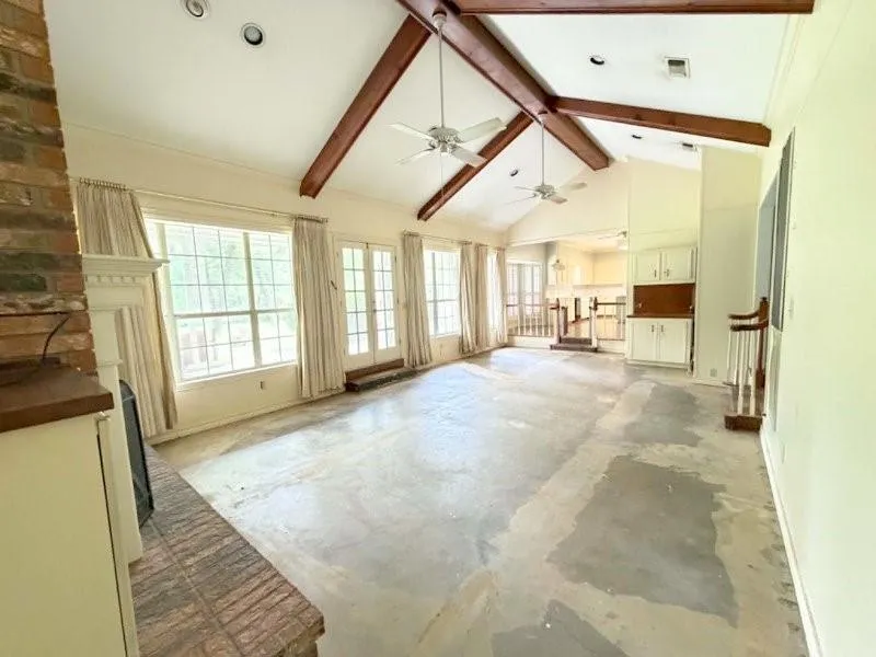 1123 Creekwood Street Crockett, TX 75835