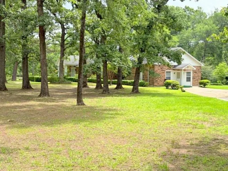 1123 Creekwood Street Crockett, TX 75835