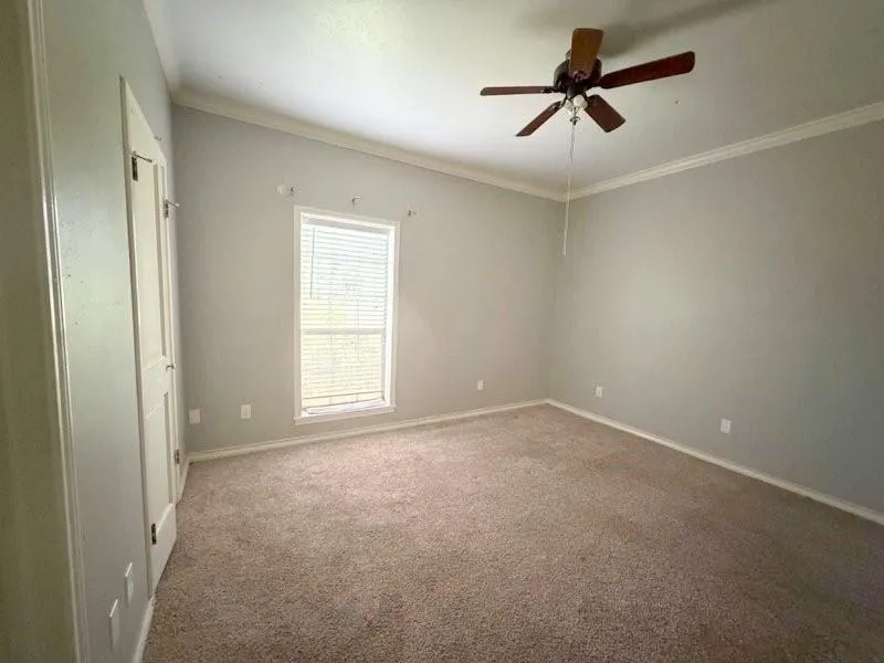 1123 Creekwood Street Crockett, TX 75835