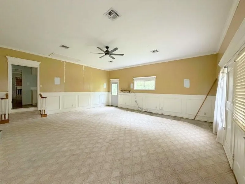 1123 Creekwood Street Crockett, TX 75835