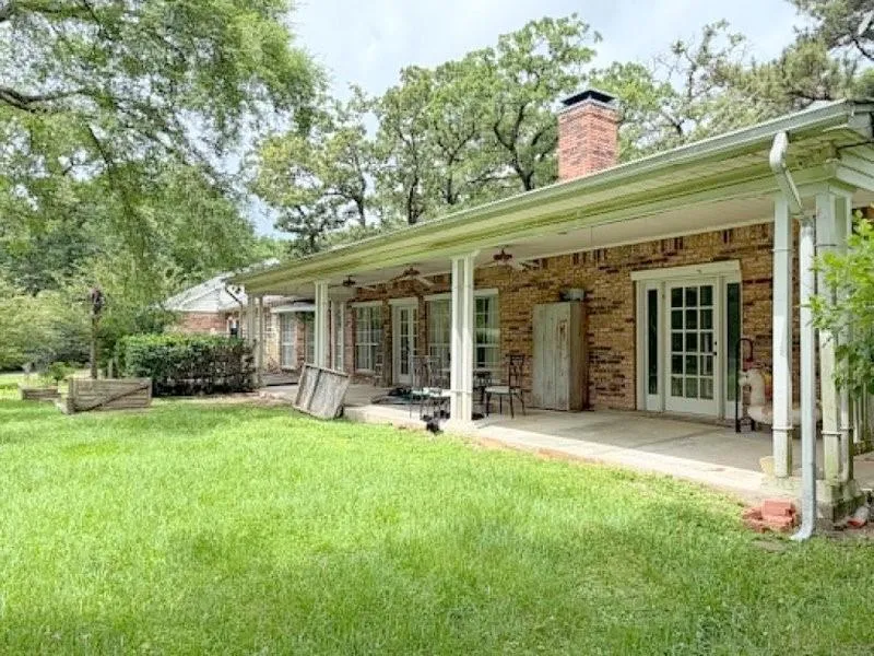 1123 Creekwood Street Crockett, TX 75835