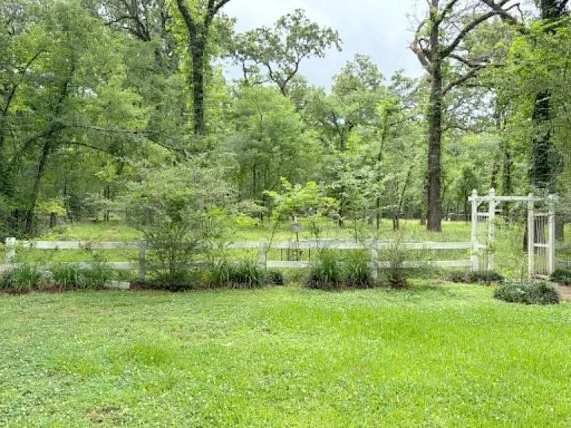 1123 Creekwood Street Crockett, TX 75835