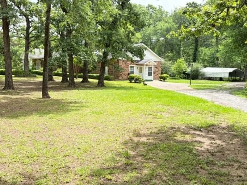 1123 Creekwood Street Crockett, TX 75835