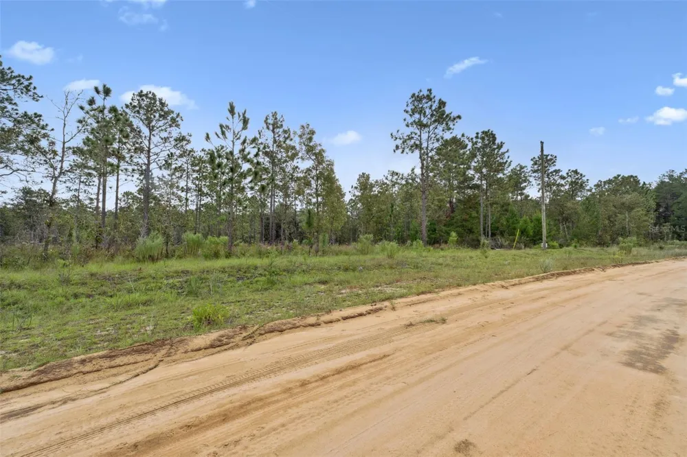240 CESSNA WAY Hawthorne, FL 32640