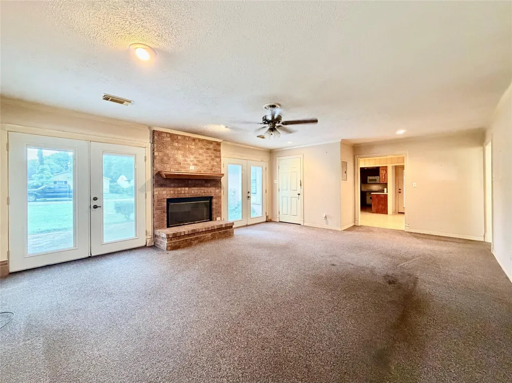 2735 Webster Street Liberty, TX 77575