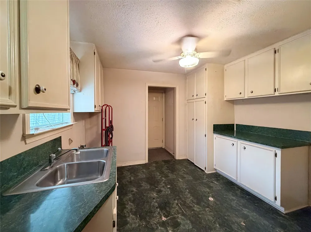 2735 Webster Street Liberty, TX 77575