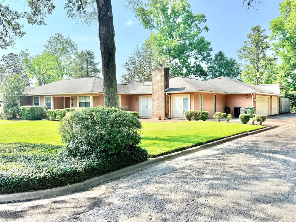2735 Webster Street Liberty, TX 77575