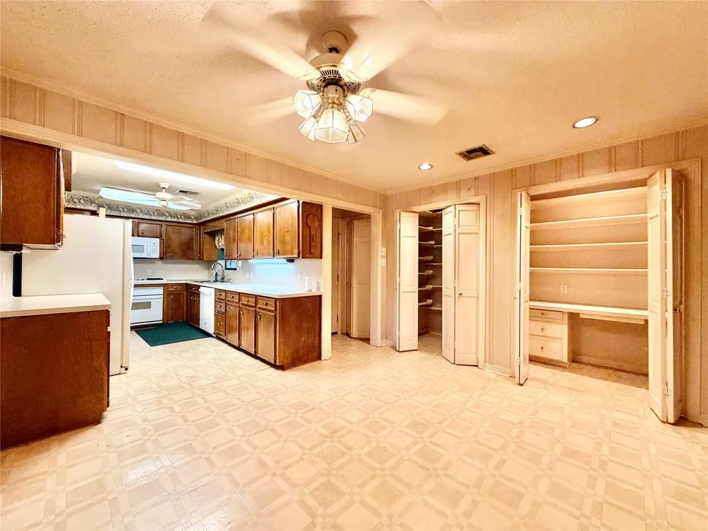 2735 Webster Street Liberty, TX 77575