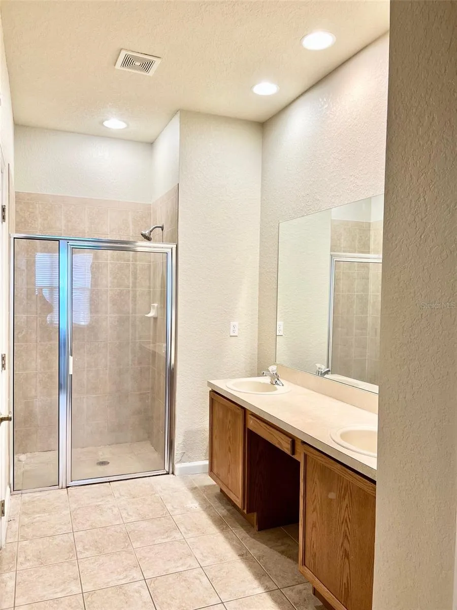 3000 LAUREL PARK LANE #101 Kissimmee, FL 34741