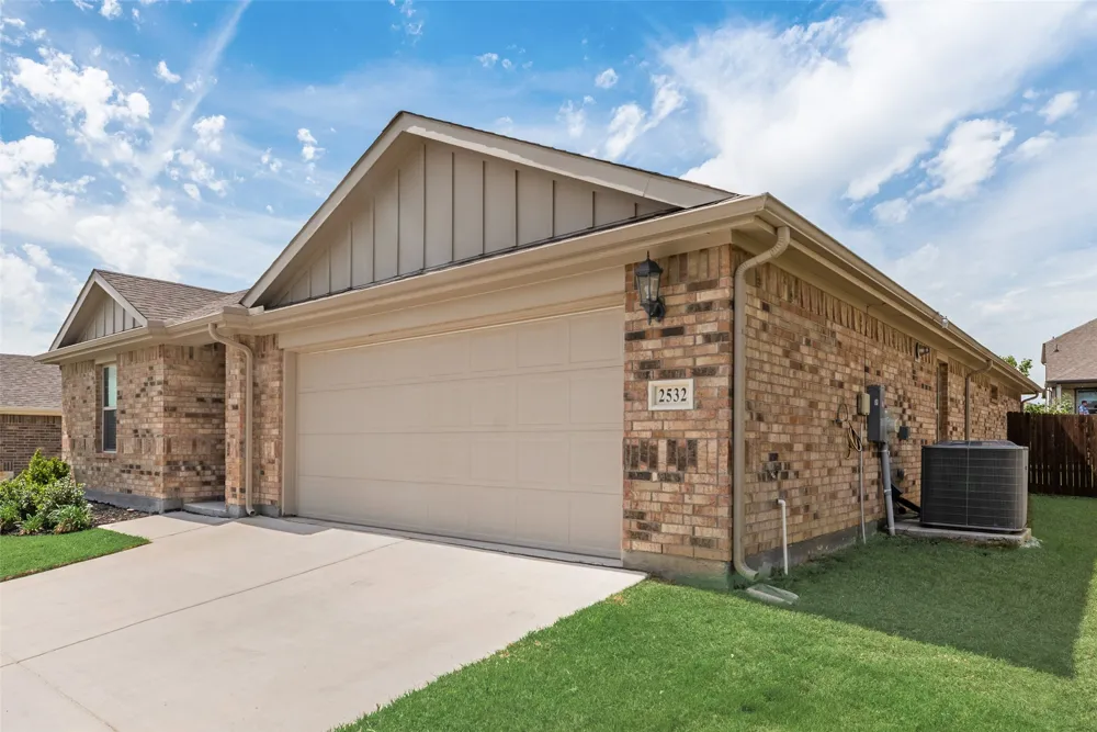 2532 Ponca Drive Fort Worth, TX 76179