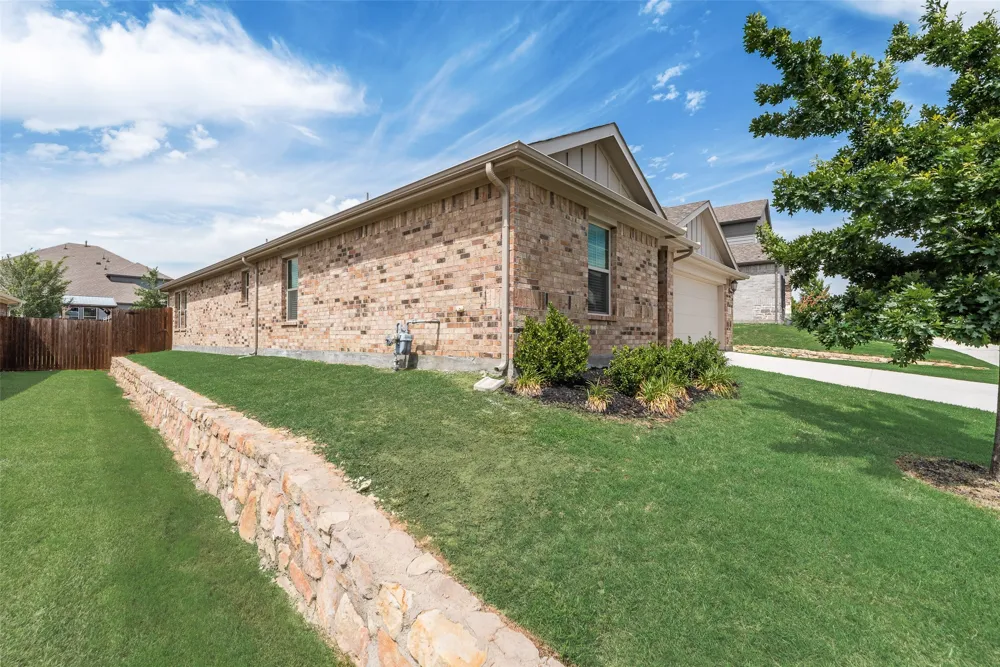 2532 Ponca Drive Fort Worth, TX 76179