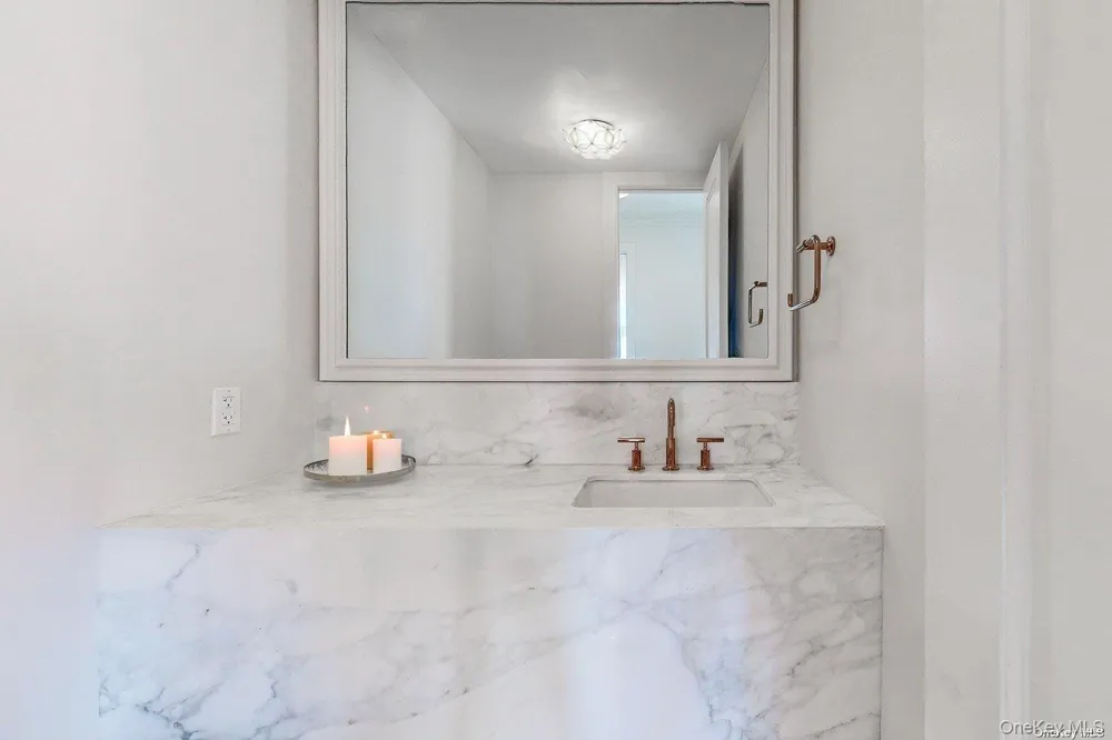 641 5th Avenue #29D New York (Manhattan), NY 10022