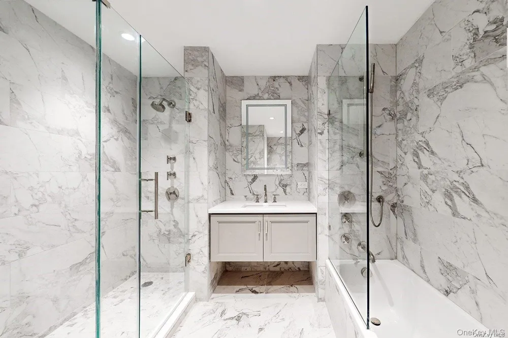 641 5th Avenue #29D New York (Manhattan), NY 10022