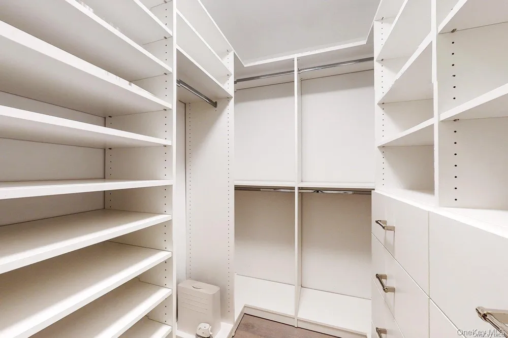 641 5th Avenue #29D New York (Manhattan), NY 10022